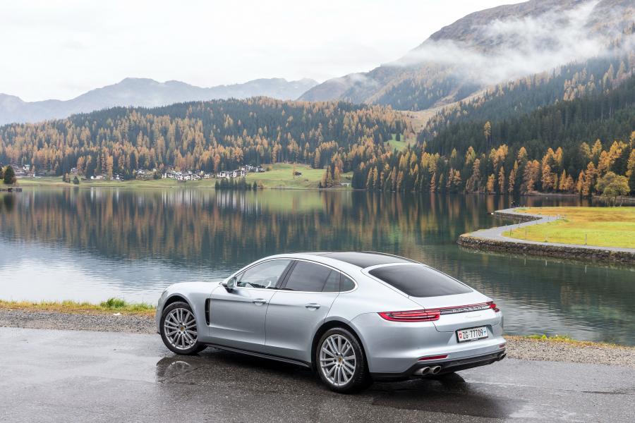  Porsche Panamera 4S 2016 года  (фото 25 из 65)